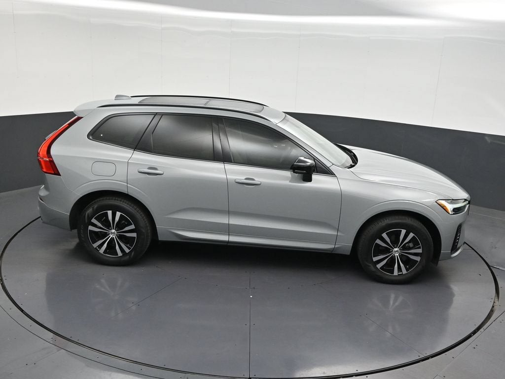 2024 Volvo XC60 B5 Core Dark Theme