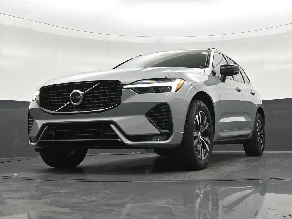 2024 Volvo XC60 B5 Core Dark Theme