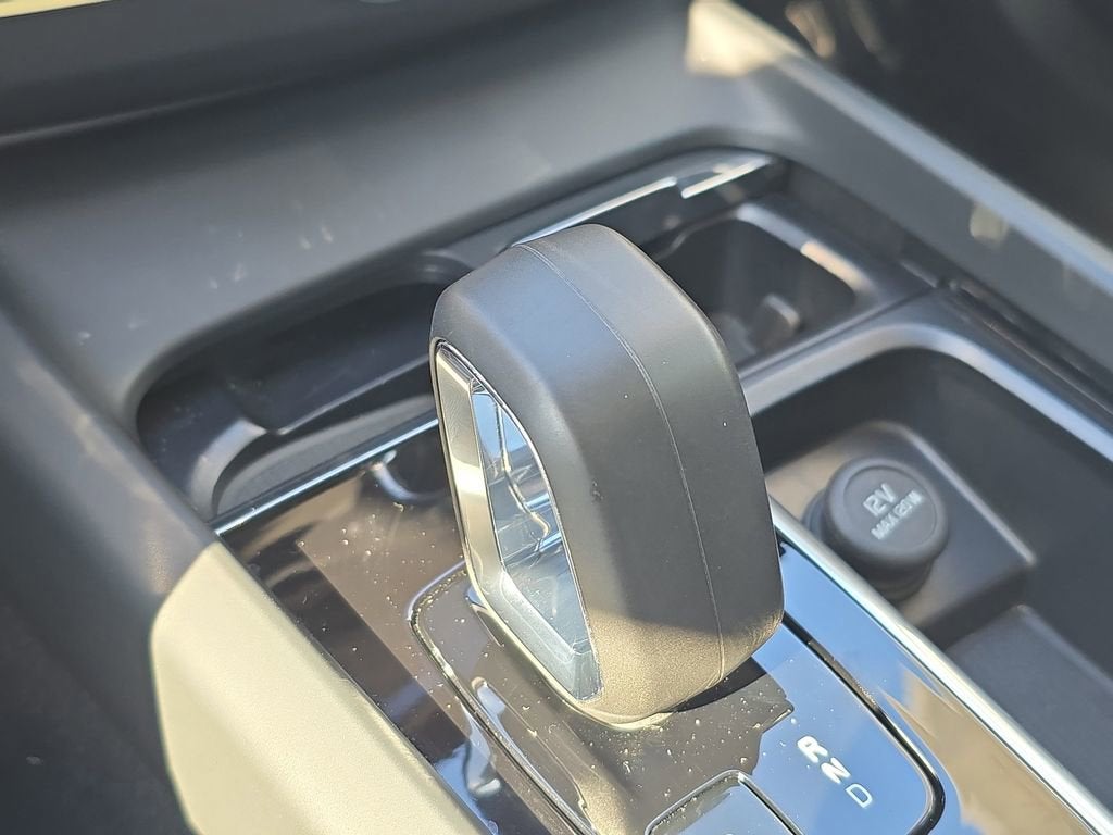 2024 Volvo XC60 Core Dark Theme