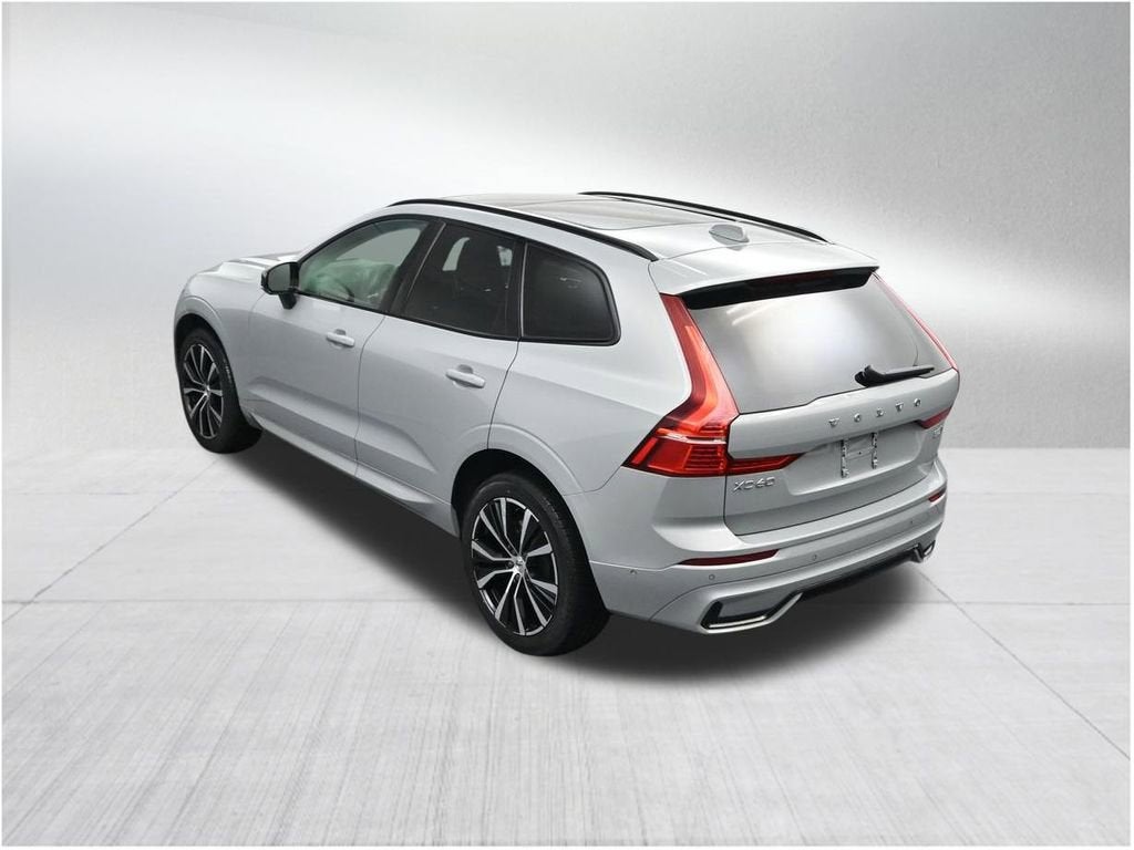 2024 Volvo XC60 Plus Dark Theme