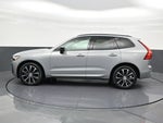 2024 Volvo XC60 Plus Dark Theme