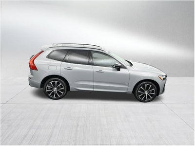 2024 Volvo XC60 Plus Dark Theme