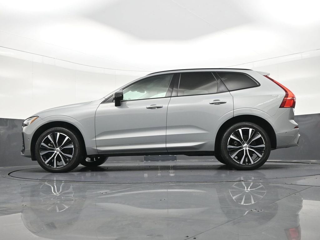 2024 Volvo XC60 Plus Dark Theme
