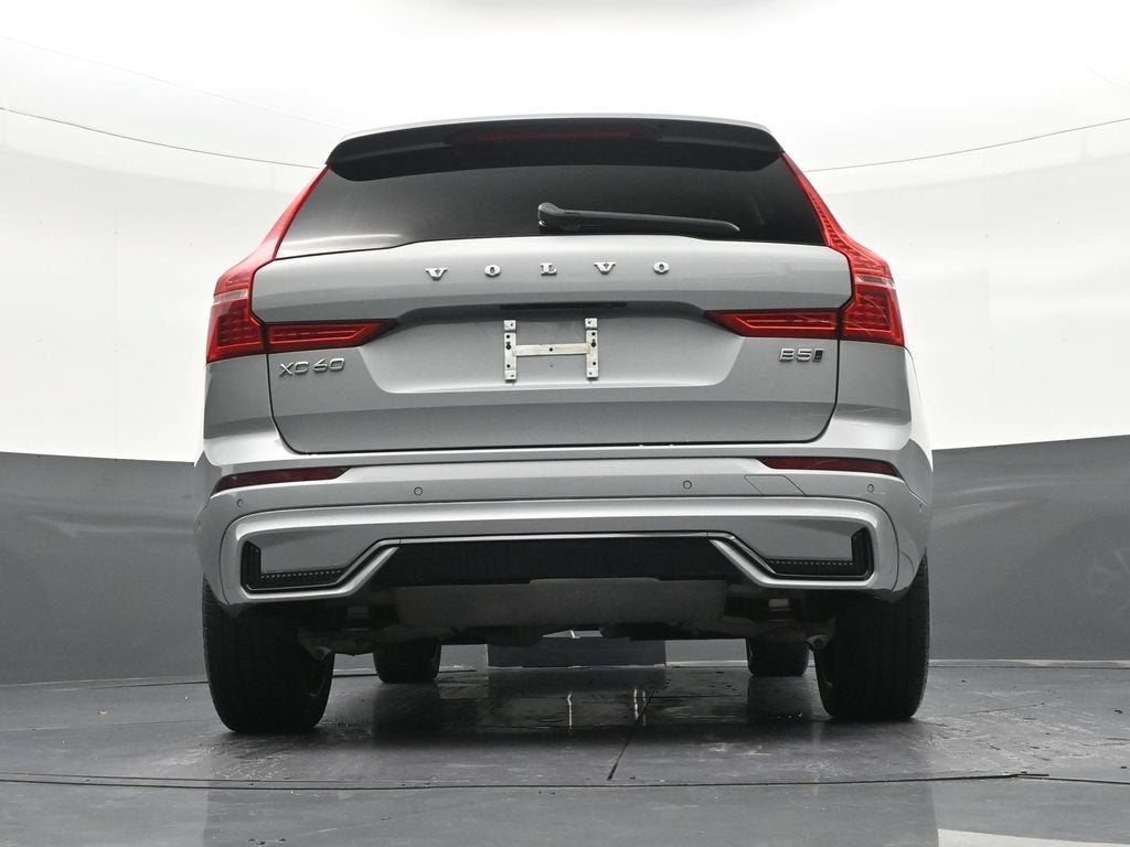 2024 Volvo XC60 Plus Dark Theme