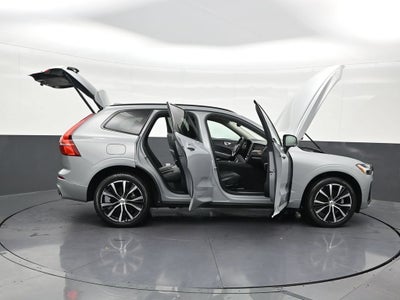 2024 Volvo XC60 Plus Dark Theme