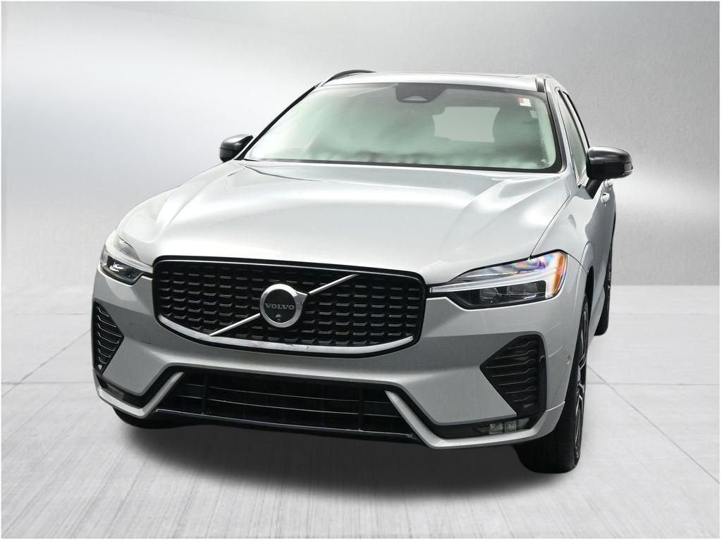 2024 Volvo XC60 Plus Dark Theme