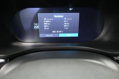 2024 Volvo XC60 Plus Dark Theme