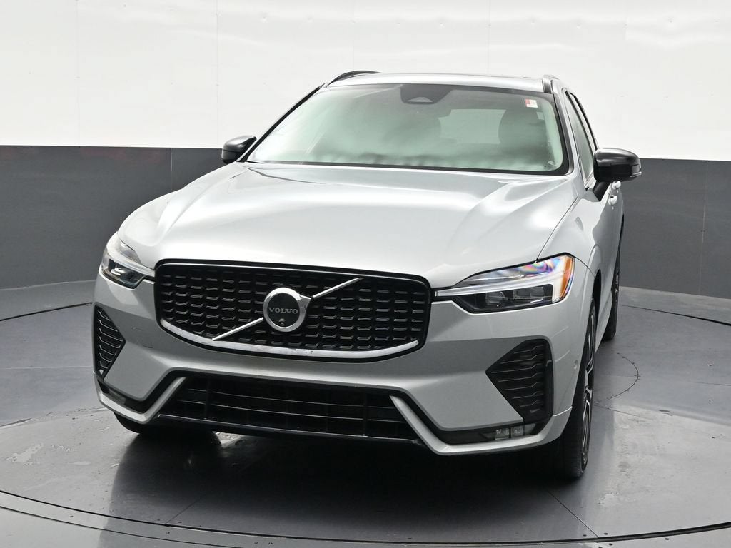 2024 Volvo XC60 Plus Dark Theme