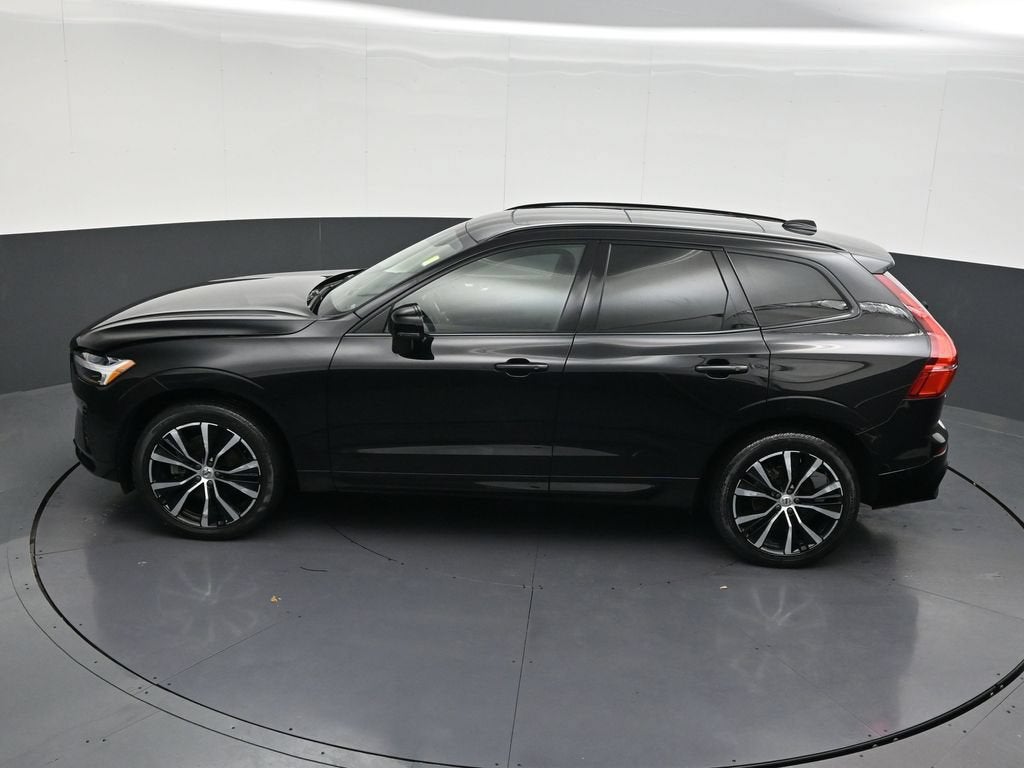 2024 Volvo XC60 Plus Dark Theme