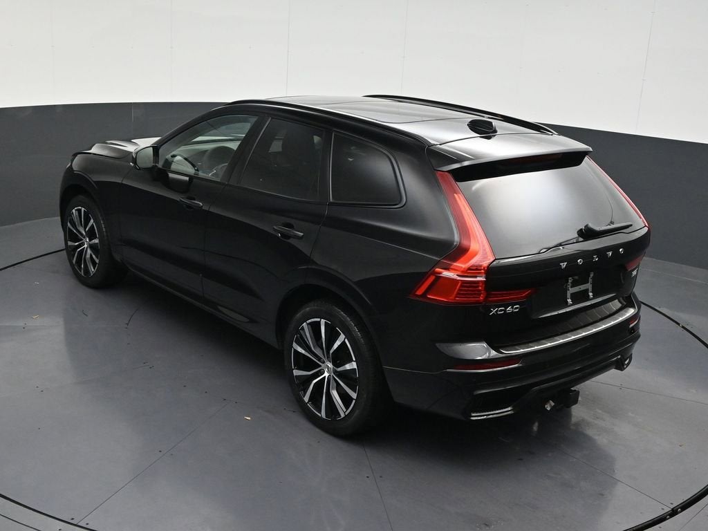 2024 Volvo XC60 Plus Dark Theme