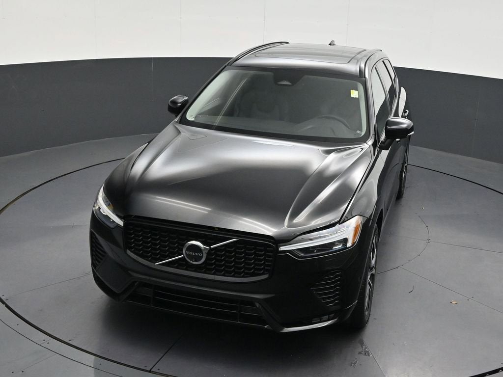 2024 Volvo XC60 Plus Dark Theme