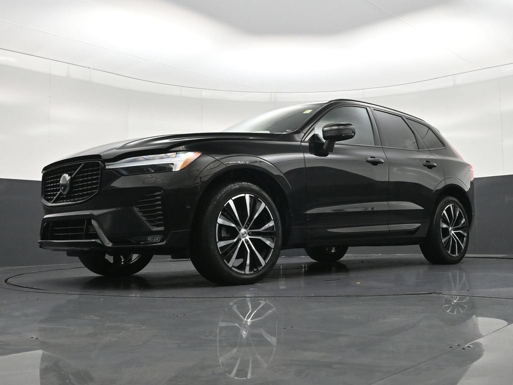 2024 Volvo XC60 Plus Dark Theme
