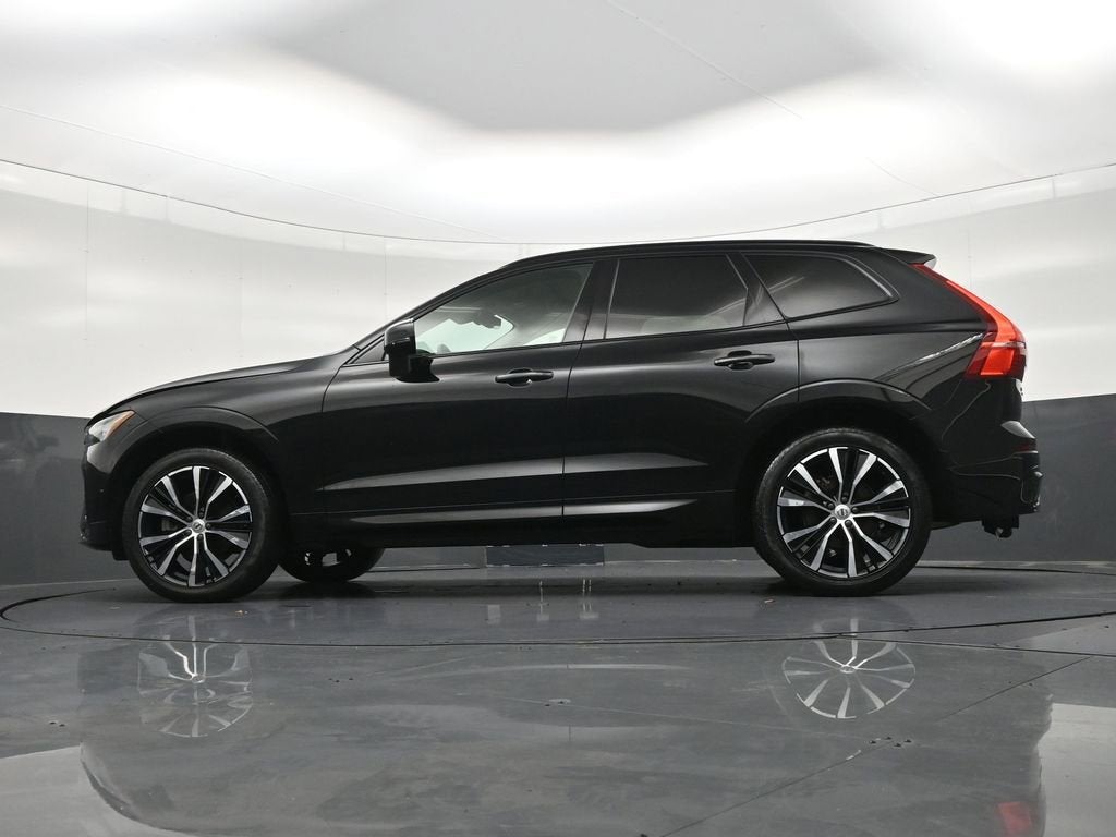 2024 Volvo XC60 Plus Dark Theme