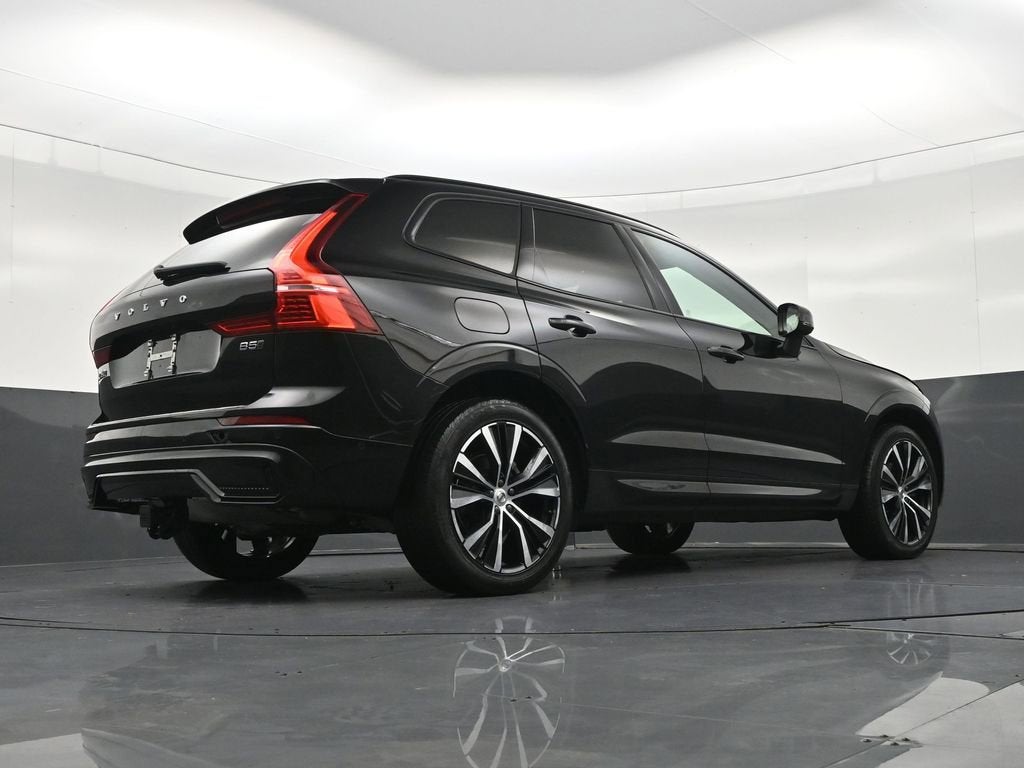2024 Volvo XC60 Plus Dark Theme