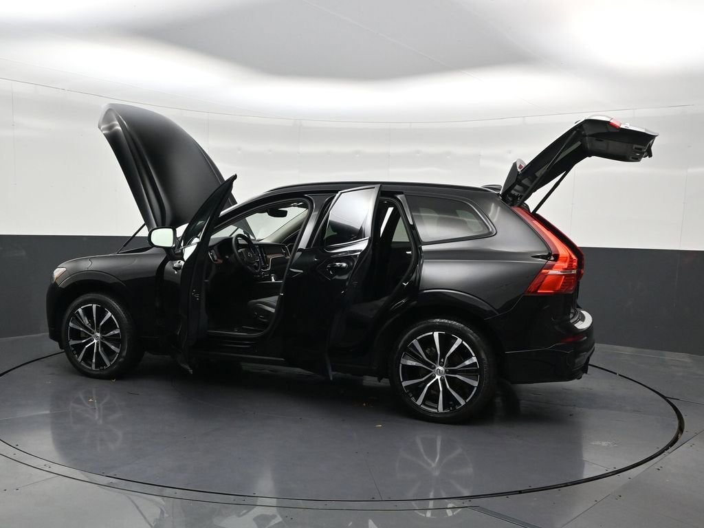 2024 Volvo XC60 Plus Dark Theme