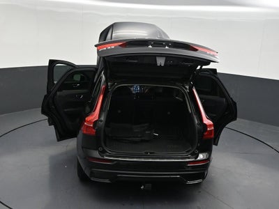 2024 Volvo XC60 Plus Dark Theme