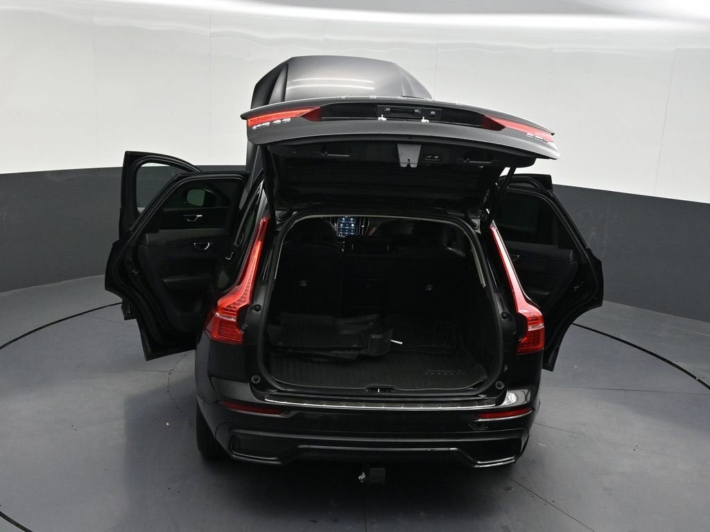 2024 Volvo XC60 Plus Dark Theme