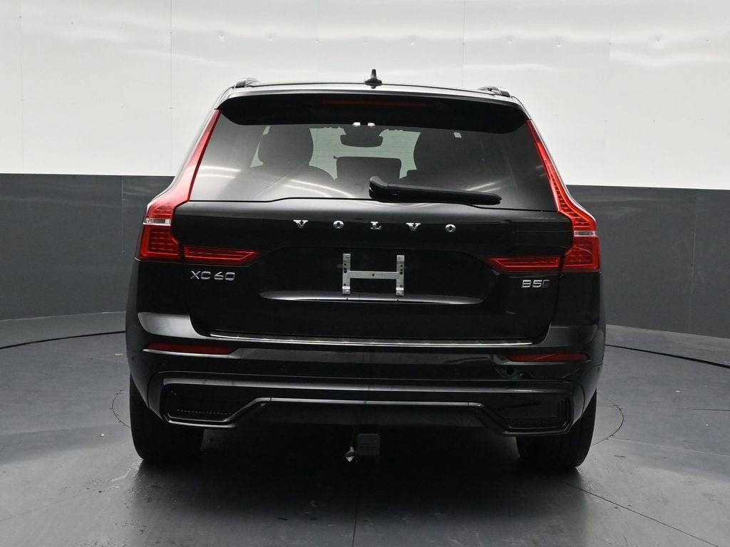 2024 Volvo XC60 Plus Dark Theme