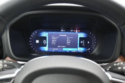 2024 Volvo XC60 Plus Dark Theme