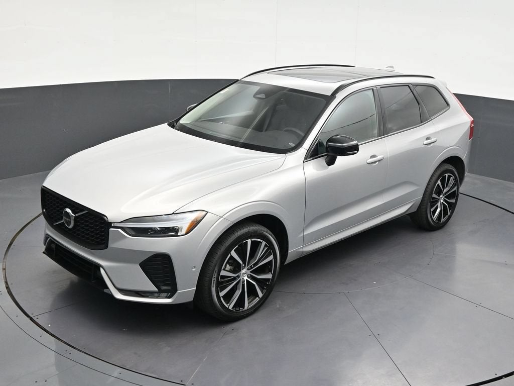 2024 Volvo XC60 Plus Dark Theme