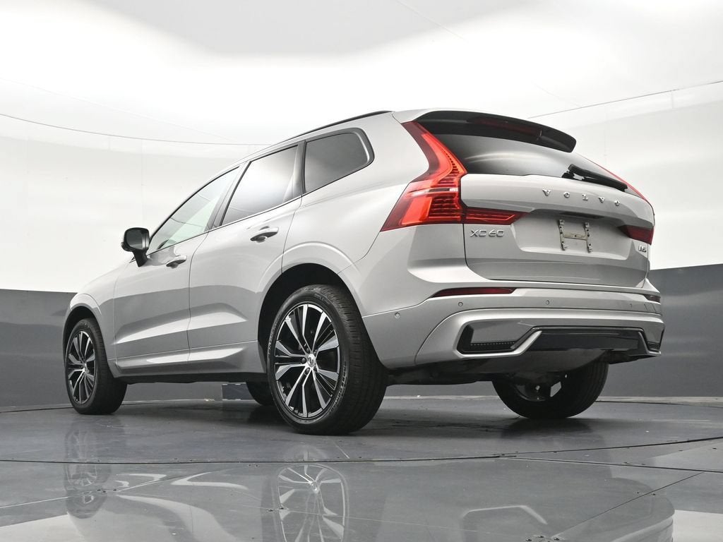 2024 Volvo XC60 Plus Dark Theme