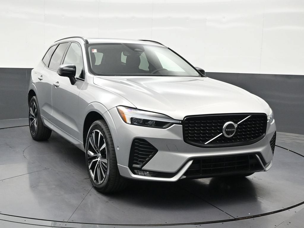 2024 Volvo XC60 Plus Dark Theme