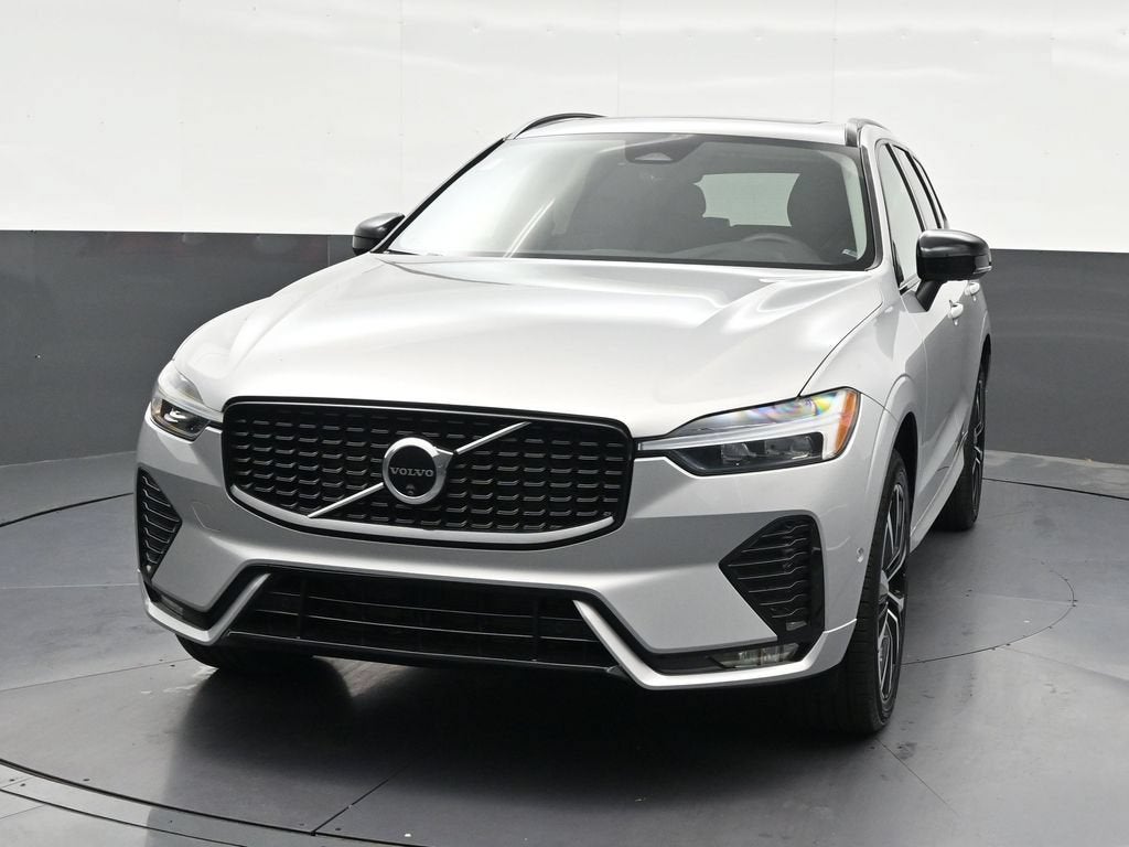 2024 Volvo XC60 Plus Dark Theme