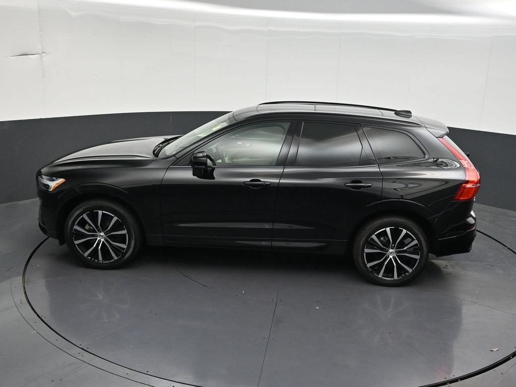 2024 Volvo XC60 B5 Plus Dark Theme