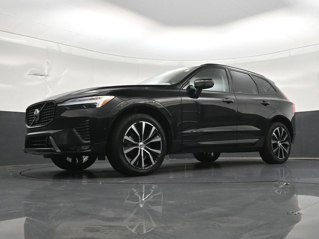 2024 Volvo XC60 B5 Plus Dark Theme