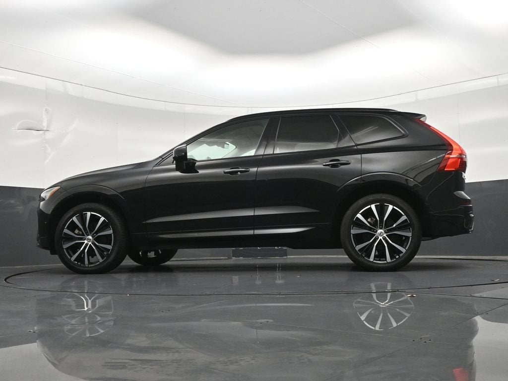 2024 Volvo XC60 B5 Plus Dark Theme