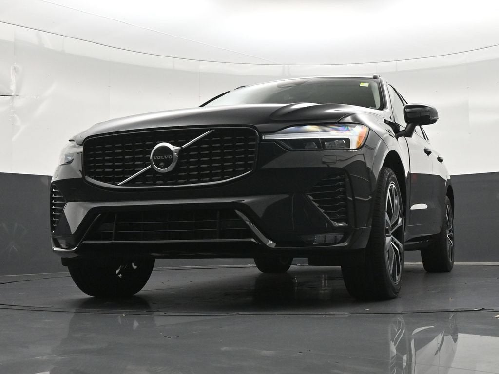 2024 Volvo XC60 B5 Plus Dark Theme