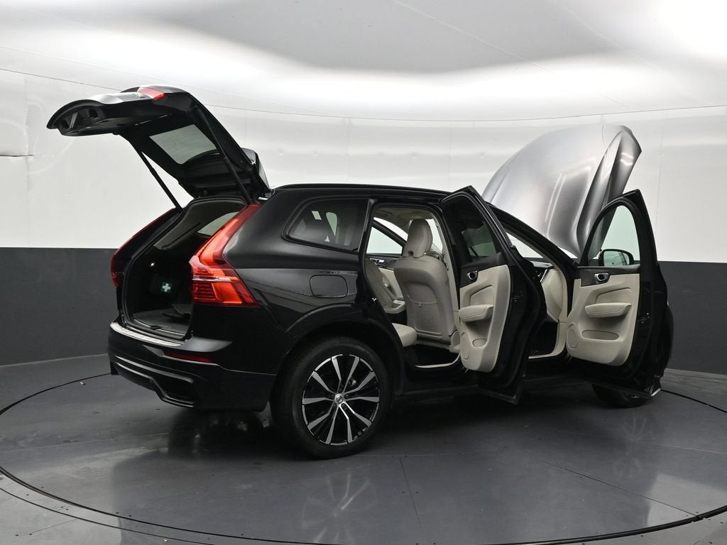 2024 Volvo XC60 B5 Plus Dark Theme