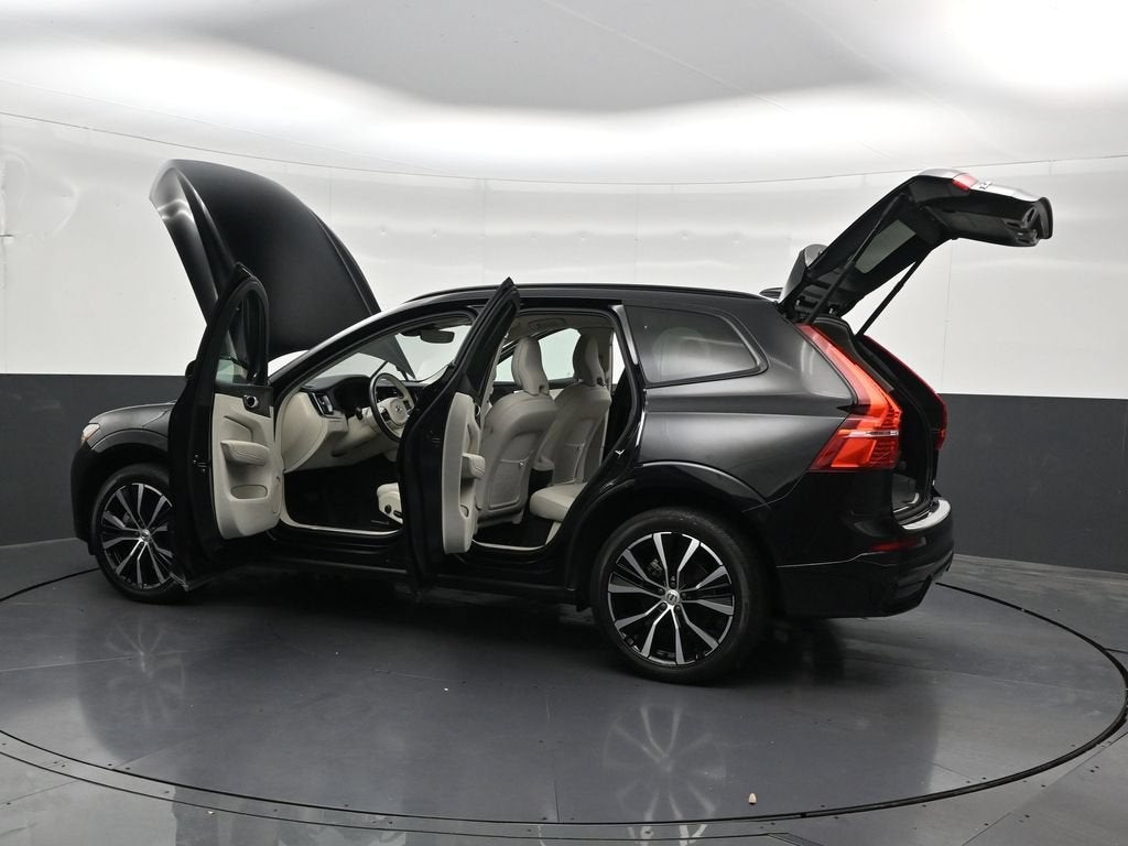 2024 Volvo XC60 B5 Plus Dark Theme