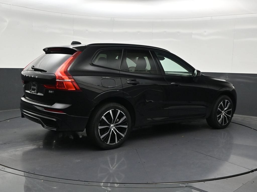 2024 Volvo XC60 B5 Plus Dark Theme