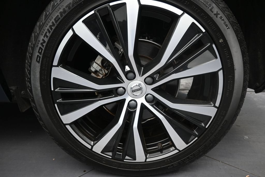 2024 Volvo XC60 B5 Plus Dark Theme