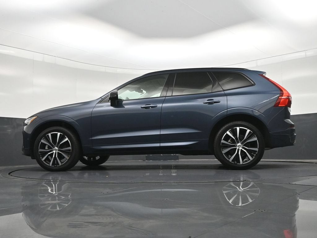 2024 Volvo XC60 B5 Plus Dark Theme