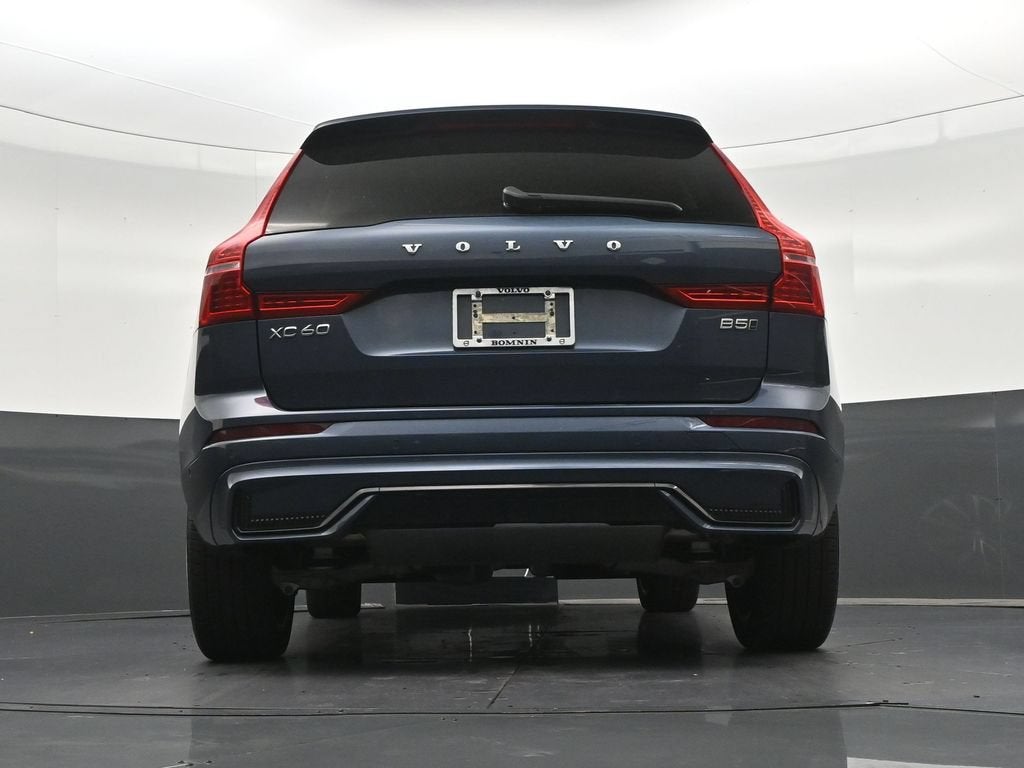 2024 Volvo XC60 B5 Plus Dark Theme