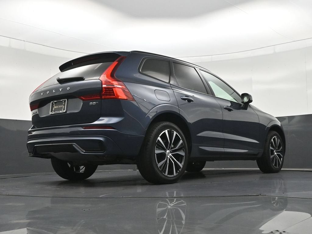 2024 Volvo XC60 B5 Plus Dark Theme