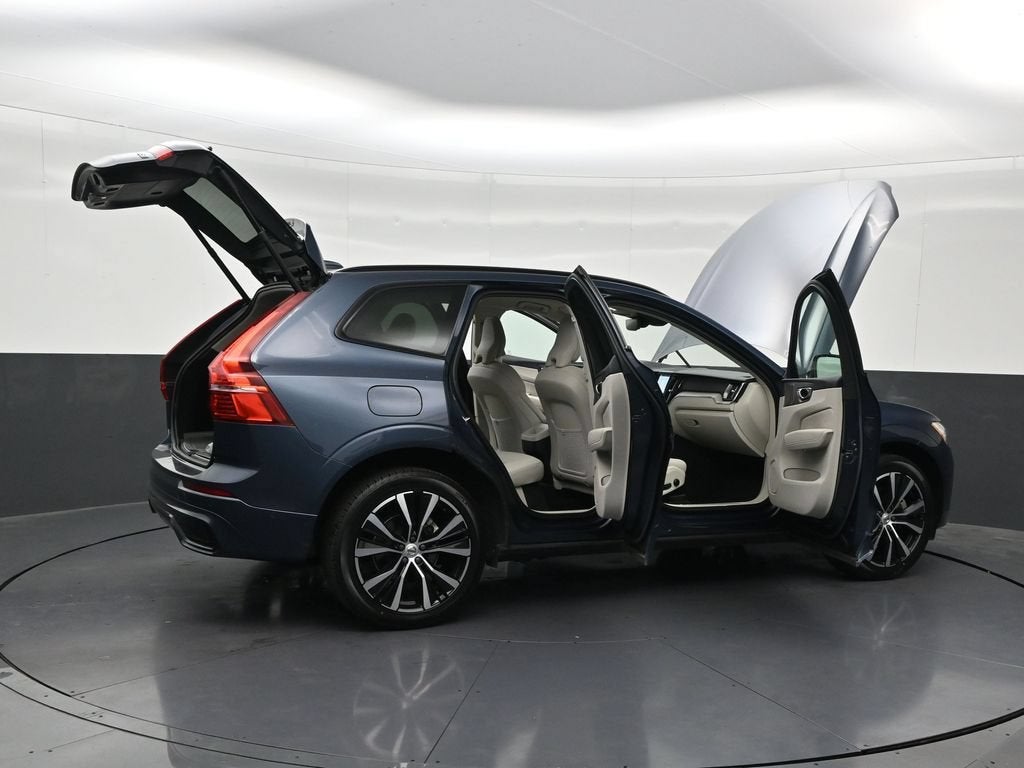 2024 Volvo XC60 B5 Plus Dark Theme