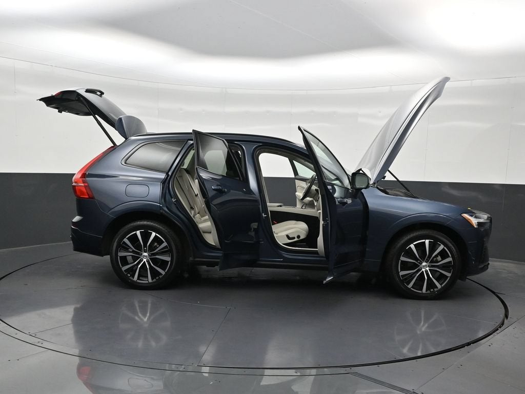 2024 Volvo XC60 B5 Plus Dark Theme