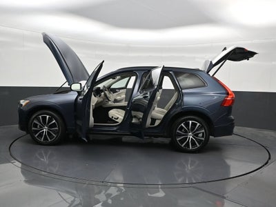 2024 Volvo XC60 B5 Plus Dark Theme