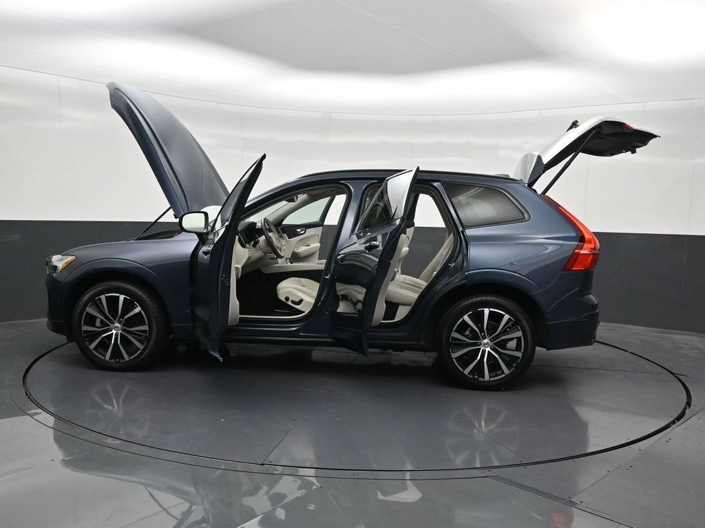 2024 Volvo XC60 B5 Plus Dark Theme