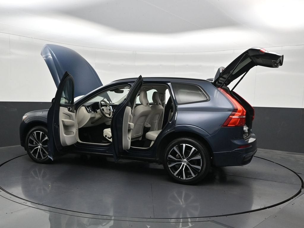 2024 Volvo XC60 B5 Plus Dark Theme