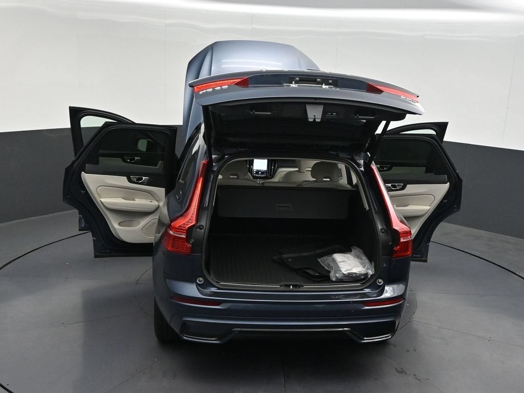 2024 Volvo XC60 B5 Plus Dark Theme