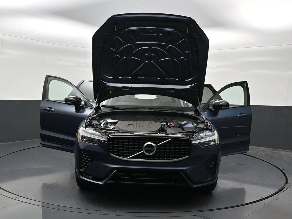 2024 Volvo XC60 B5 Plus Dark Theme