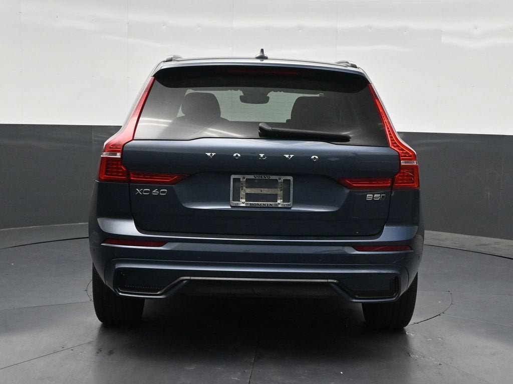 2024 Volvo XC60 B5 Plus Dark Theme