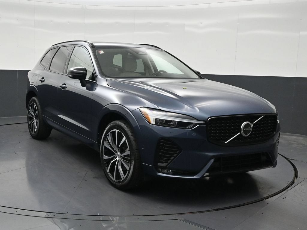 2024 Volvo XC60 B5 Plus Dark Theme