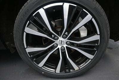 2024 Volvo XC60 B5 Plus Dark Theme