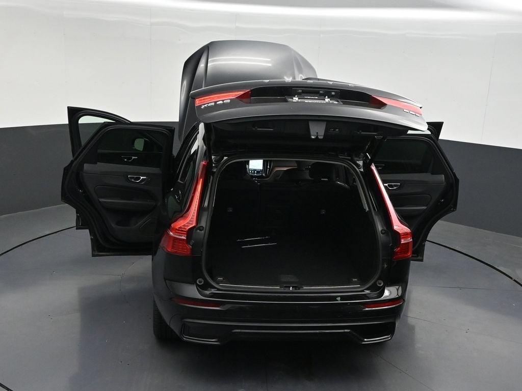 2024 Volvo XC60 B5 Plus Dark Theme