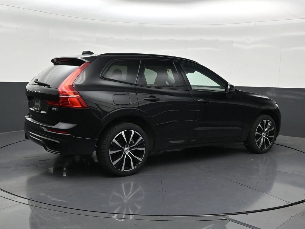 2024 Volvo XC60 B5 Plus Dark Theme